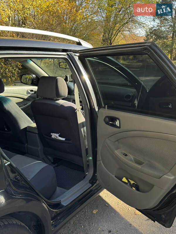 Универсал Chevrolet Nubira 2010 в Волочиске