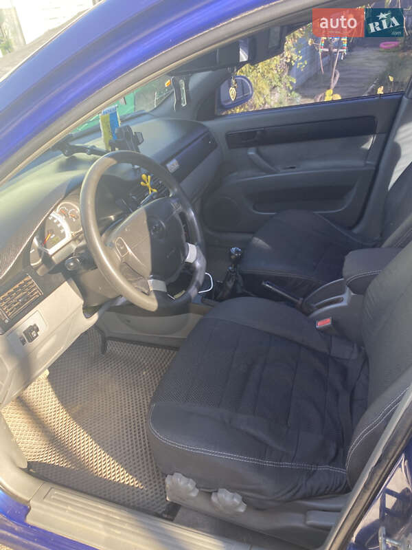 Седан Chevrolet Nubira 2004 в Жашківу