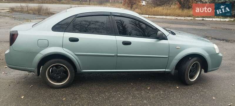Седан Chevrolet Nubira 2004 в Лубнах
