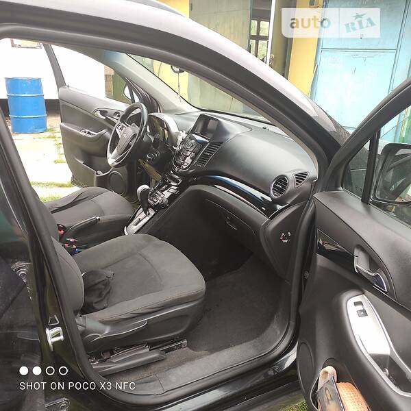 Минивэн Chevrolet Orlando 2011 в Долине