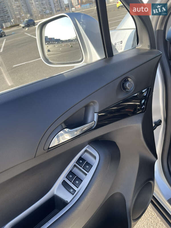 Минивэн Chevrolet Orlando 2012 в Киеве фото 9 Минивэн Chevrolet Orlando 2012 в Киеве