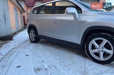 Минивэн Chevrolet Orlando 2010 в 