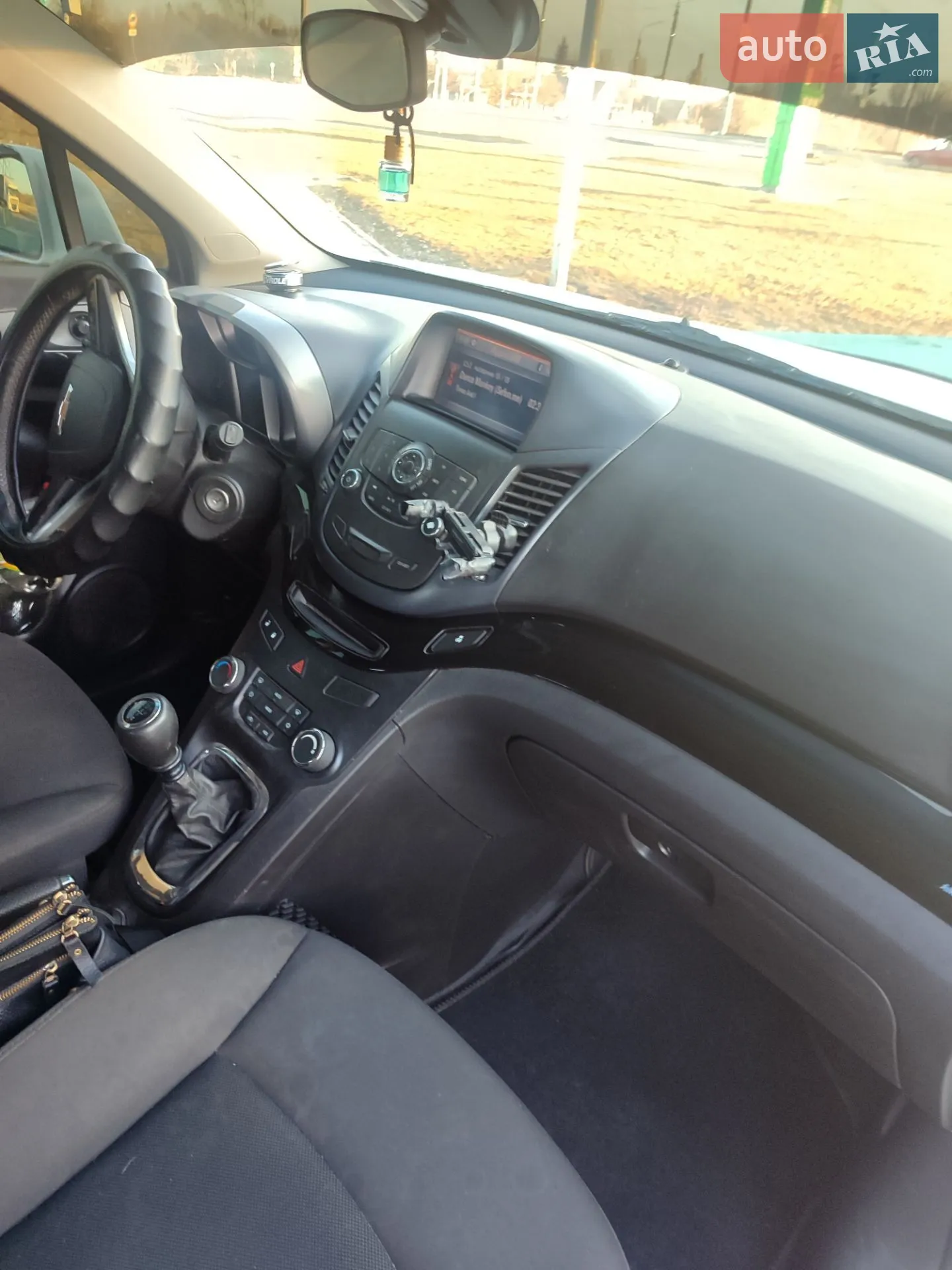 Chevrolet Orlando 2011 VIN KL1YF7559BK095469 фото оголошення 8 з 17
