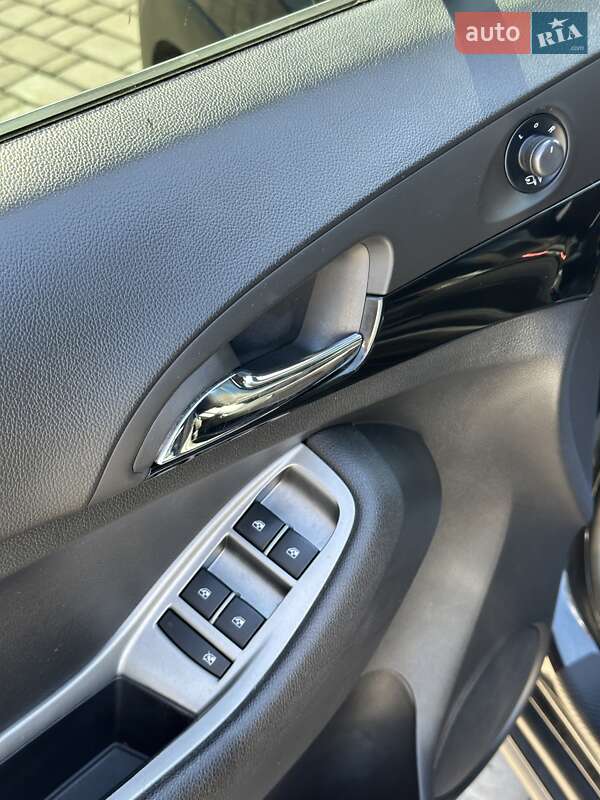 Минивэн Chevrolet Orlando 2012 в Кривом Роге