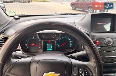 Минивэн Chevrolet Orlando 2011 в 