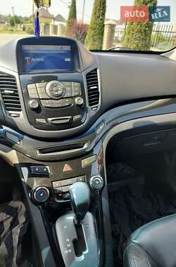 Минивэн Chevrolet Orlando 2011 в 