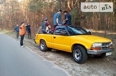 Другие легковые Chevrolet S-10 2001 в Киеве