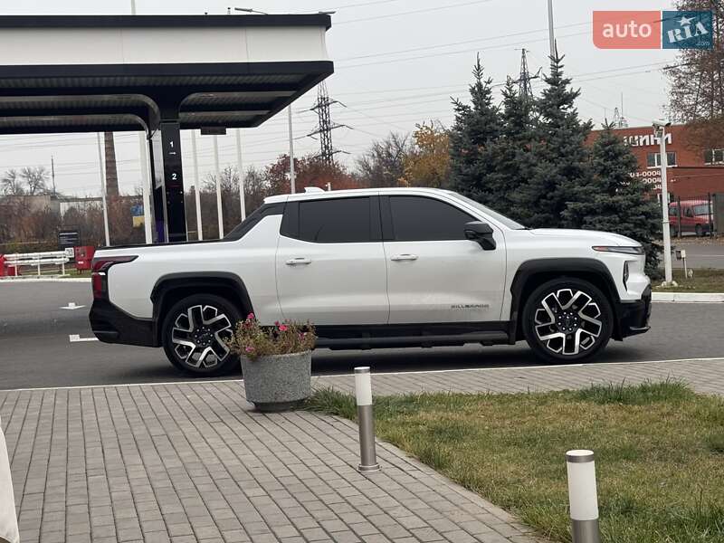 Пікап Chevrolet Silverado EV 2024 в Дніпрі