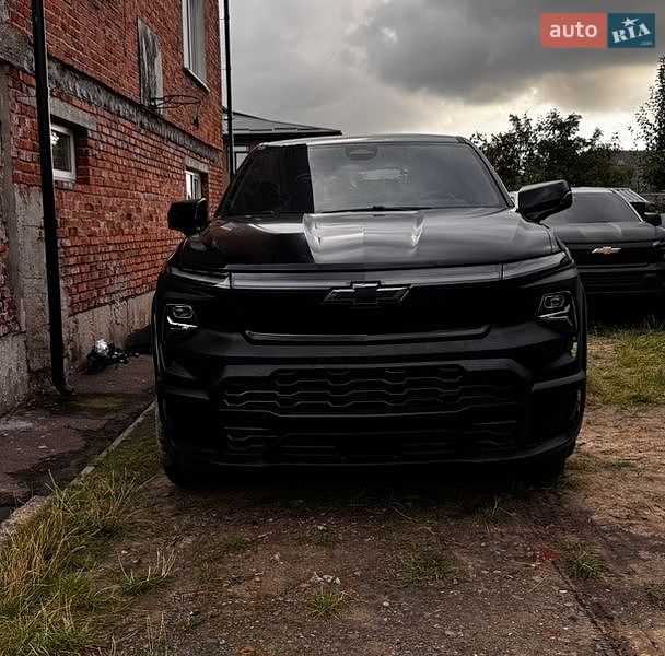 Chevrolet Silverado EV, photos from the listing