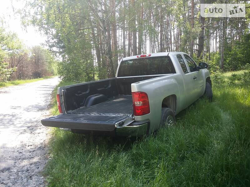Пікап Chevrolet Silverado 2010 в Дубні
