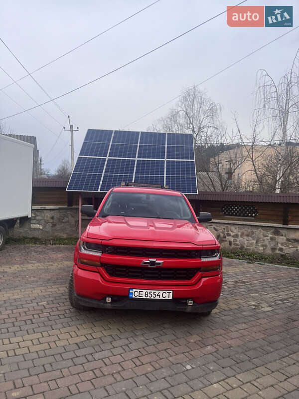 Пикап Chevrolet Silverado 2016 в Путиле
