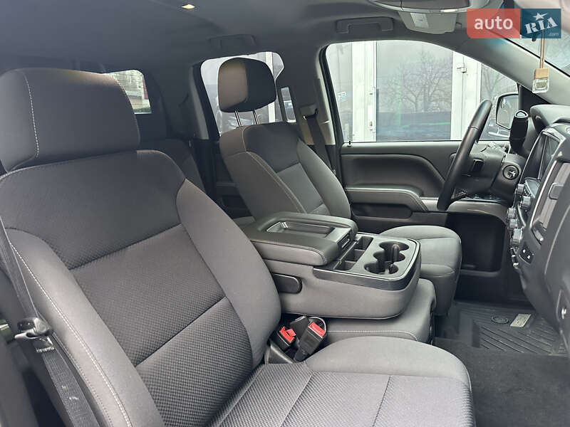 Пикап Chevrolet Silverado 2018 в Киеве