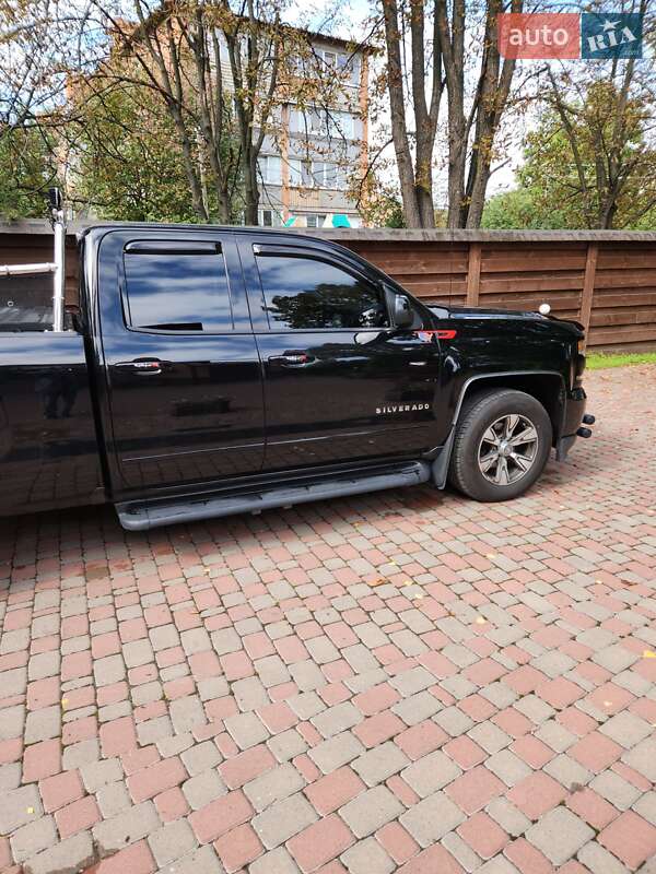Пикап Chevrolet Silverado 2016 в Василькове