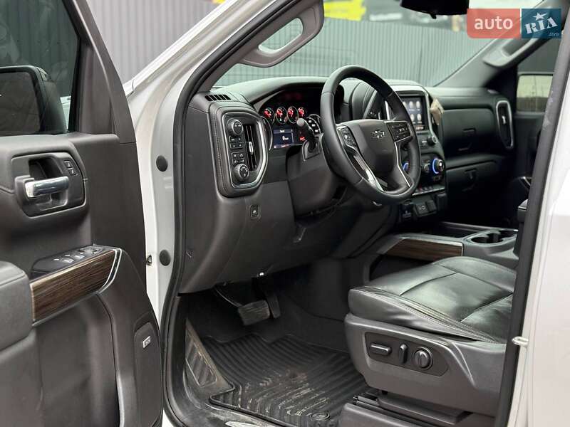 Пикап Chevrolet Silverado 2020 в Киеве