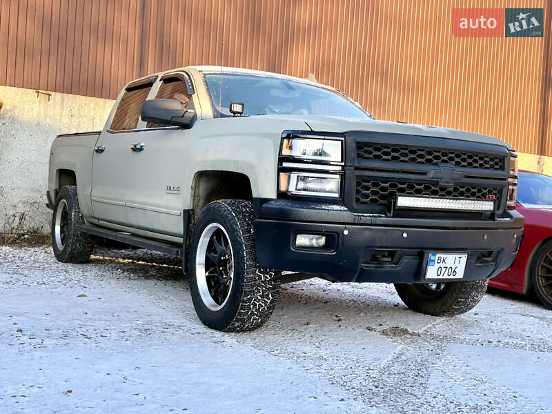 Пикап Chevrolet Silverado 2015 в Ровно