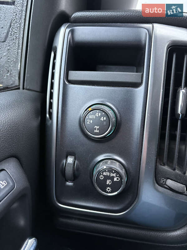 Пикап Chevrolet Silverado 2015 в Ровно