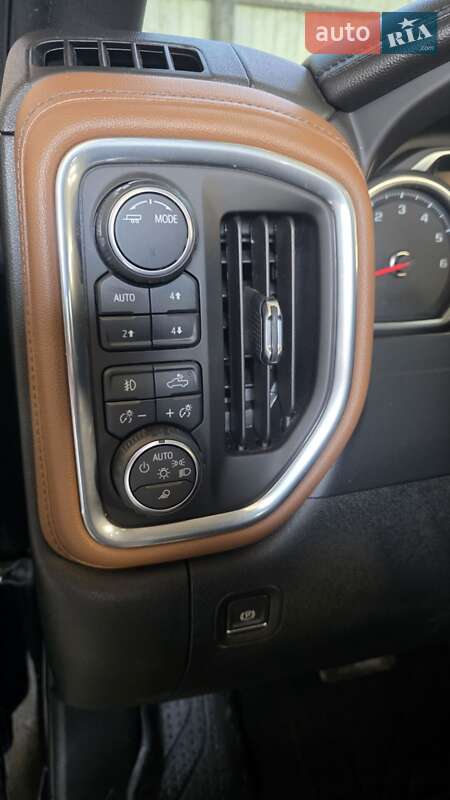 Пикап Chevrolet Silverado 2021 в Ходорове