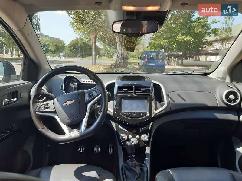 Хетчбек Chevrolet Sonic 2015 в Кривому Розі