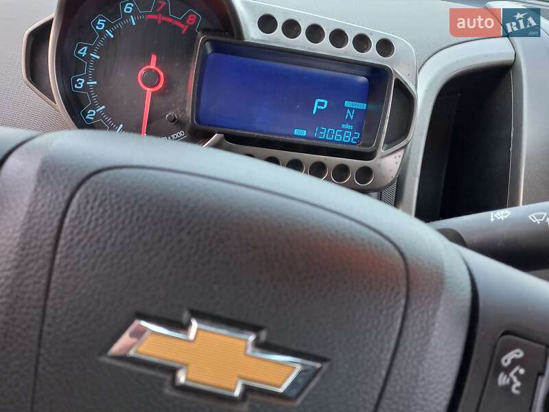 Седан Chevrolet Sonic 2014 в Львове