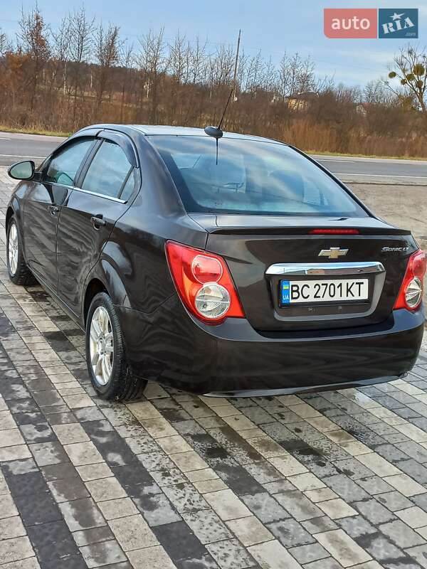 Седан Chevrolet Sonic 2014 в Львове