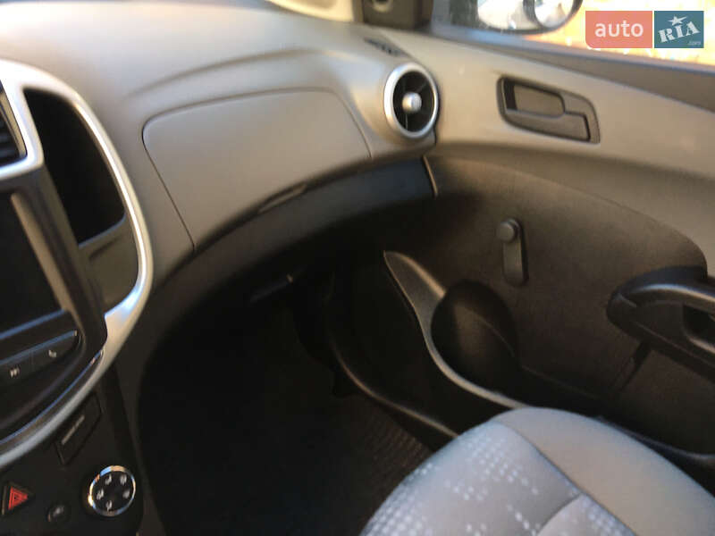 Хэтчбек Chevrolet Sonic 2020 в Хмельницком