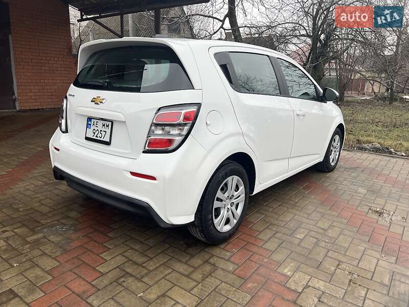 Хэтчбек Chevrolet Sonic 2017 в Днепре