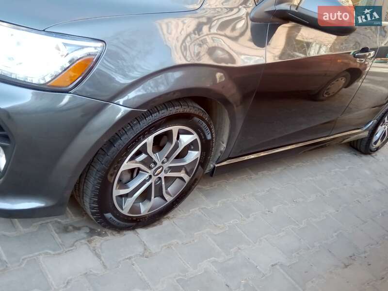 Седан Chevrolet Sonic 2016 в Кривом Роге