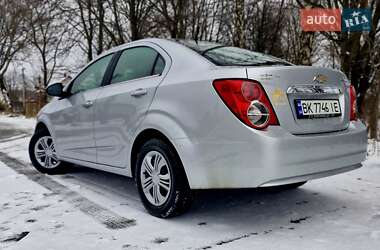 Седан Chevrolet Sonic 2014 в Костопілі