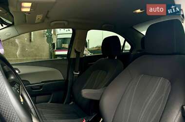 Седан Chevrolet Sonic 2012 в 