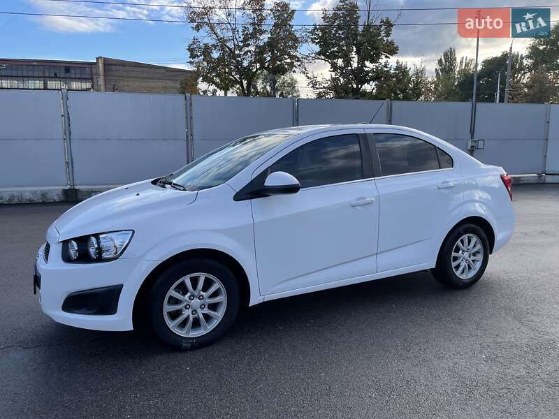 Седан Chevrolet Sonic 2017 в Киеве
