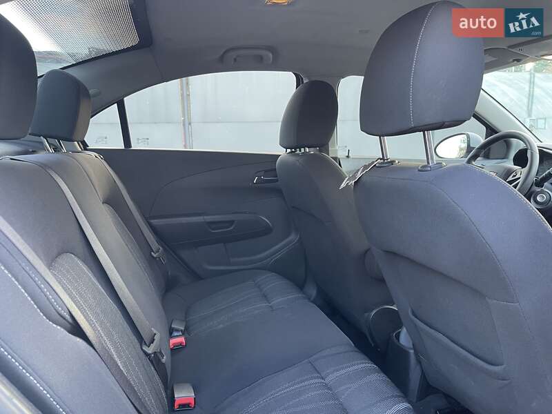 Седан Chevrolet Sonic 2017 в Киеве