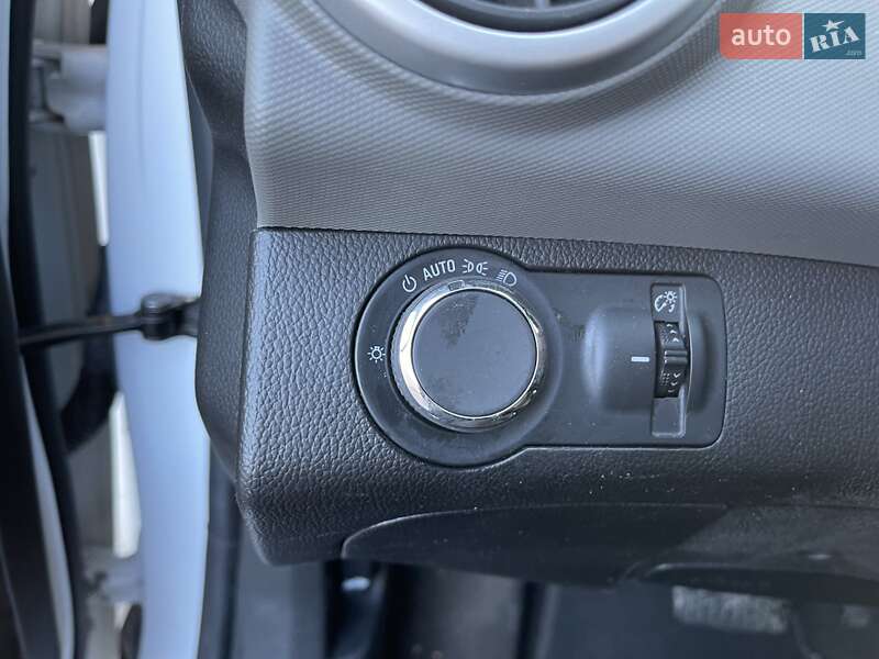 Седан Chevrolet Sonic 2017 в Киеве