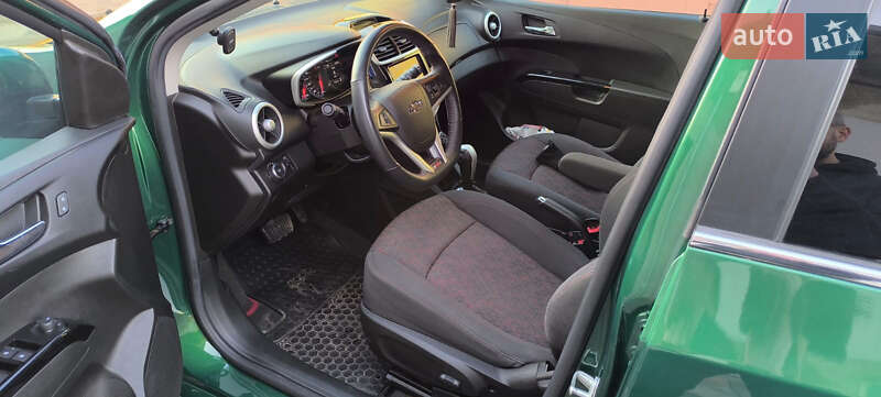 Хетчбек Chevrolet Sonic 2018 в Тернополі