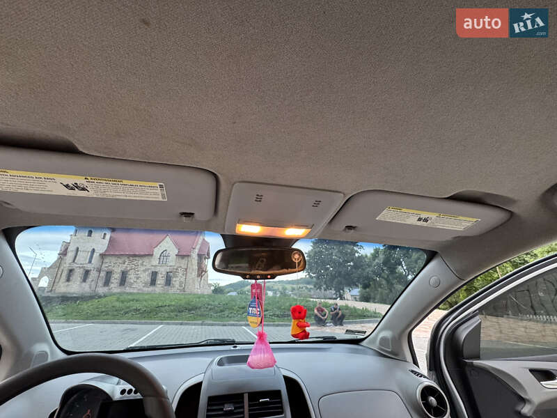 Хэтчбек Chevrolet Sonic 2011 в Тернополе