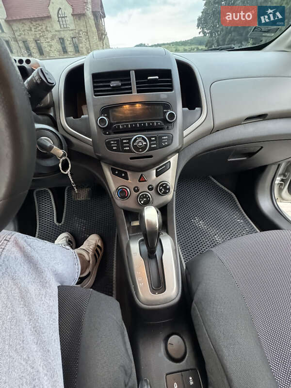 Хэтчбек Chevrolet Sonic 2011 в Тернополе