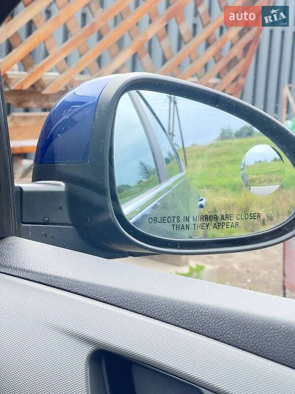 Седан Chevrolet Sonic 2014 в Воловце