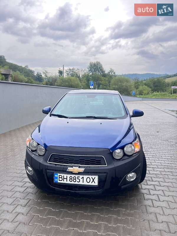 Седан Chevrolet Sonic 2014 в Воловце