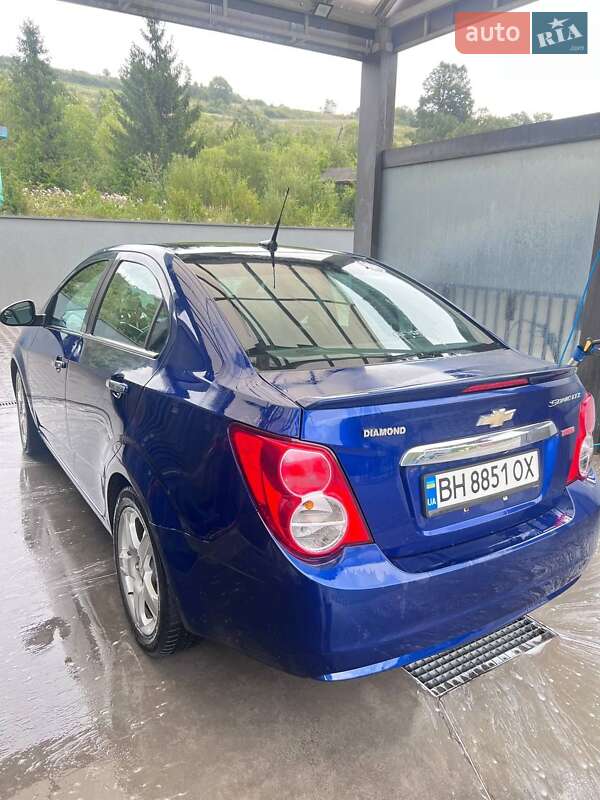 Седан Chevrolet Sonic 2014 в Воловце