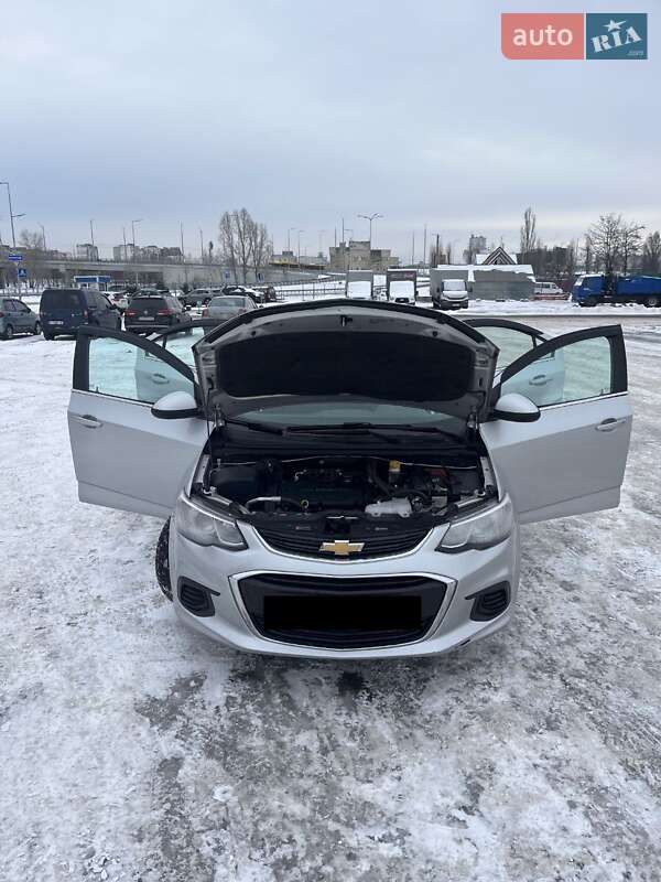 Седан Chevrolet Sonic 2016 в Києві