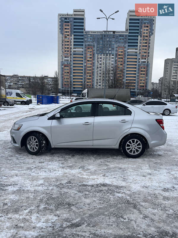 Седан Chevrolet Sonic 2016 в Києві