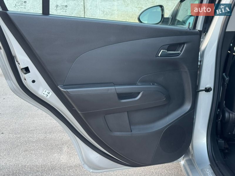 Седан Chevrolet Sonic 2016 в Киеве