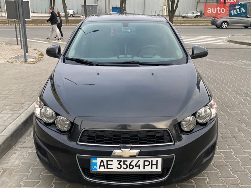 Седан Chevrolet Sonic 2015 в Дніпрі