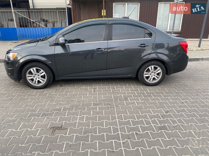 Седан Chevrolet Sonic 2015 в Дніпрі