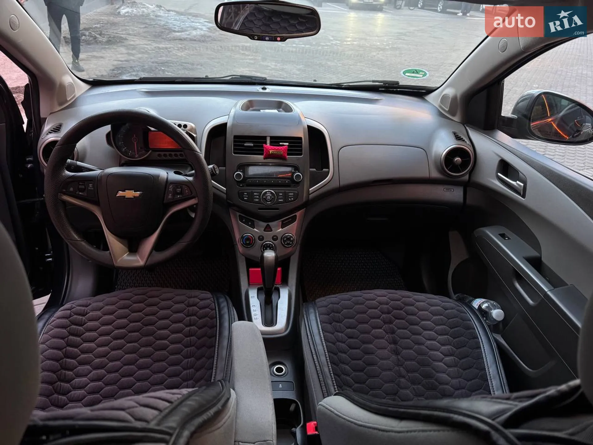 2014 Chevrolet Sonic - мініатюра 4