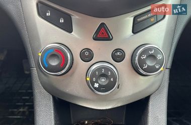 Седан Chevrolet Sonic 2012 в Николаеве