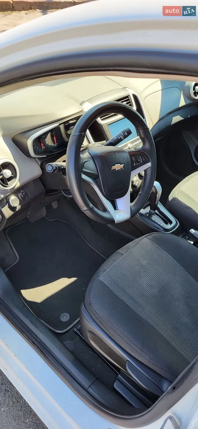2016 Chevrolet Sonic - мініатюра 21