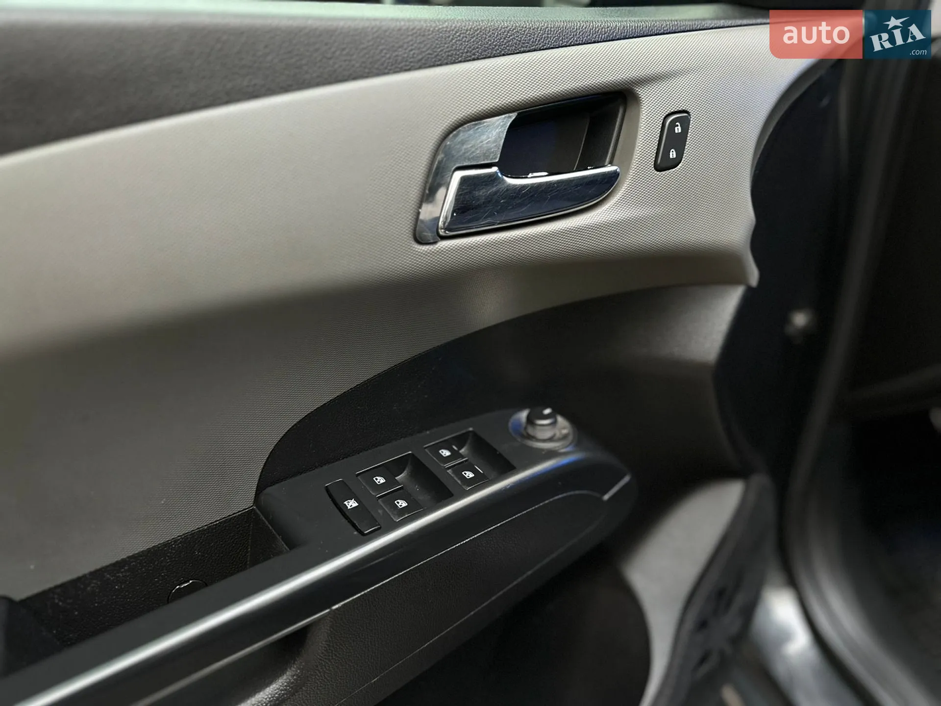 2015 Chevrolet Sonic - мініатюра 26