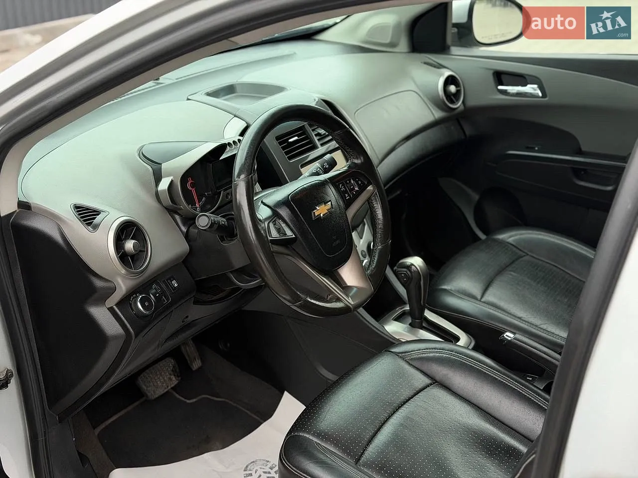 2016 Chevrolet Sonic - мініатюра 11