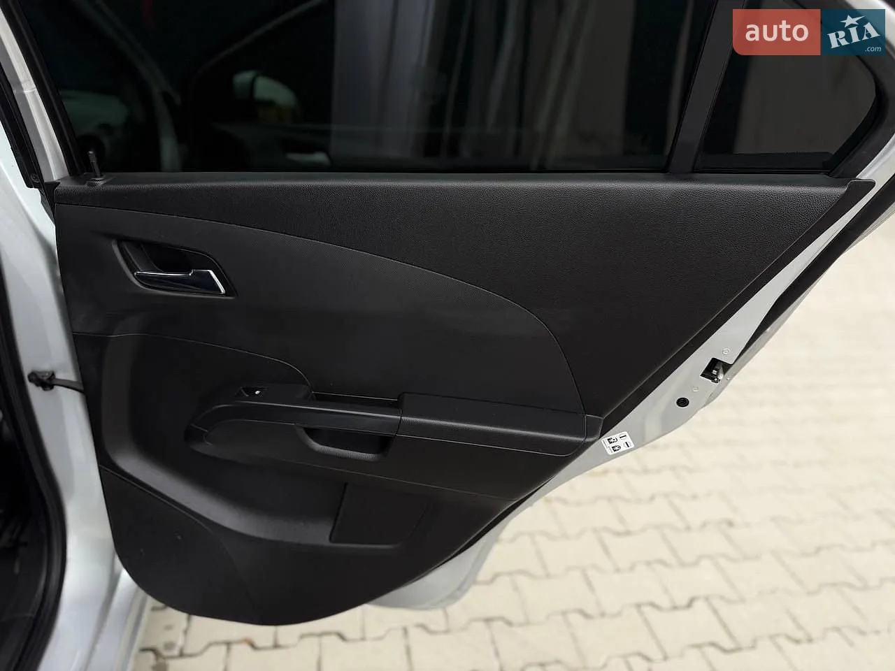 2016 Chevrolet Sonic - мініатюра 16