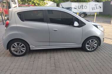 Хетчбек Chevrolet Spark EV 2016 в Львові